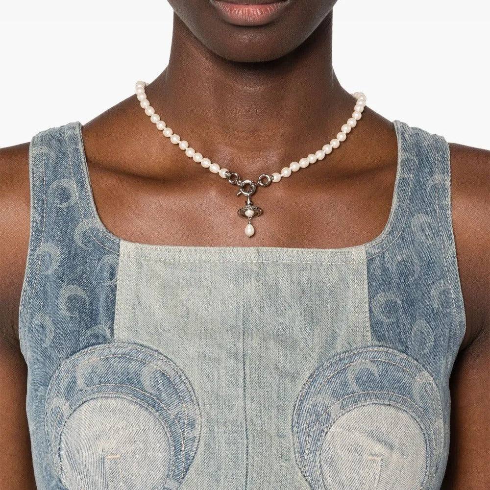 Pearl pendant necklace