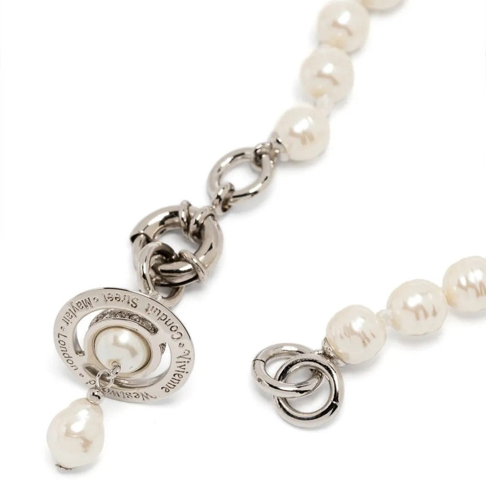 Pearl pendant necklace